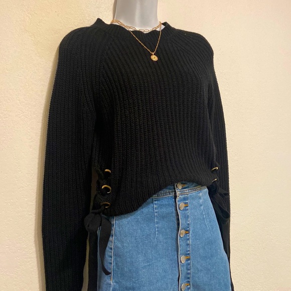 Guess Sweaters - Cute Womens Guess black sweater, XS